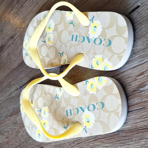 Coach Classic Yellow Strap Flip Flop Size 7 - Picture 4 of 6